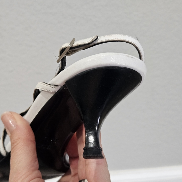 Black & white leather pumps - Picture 7 of 15